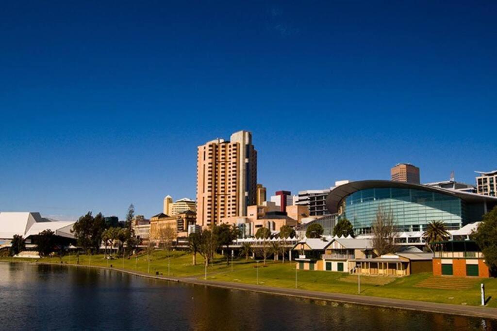 Studio 436/247 Gouger In The City Ex Hotel Room Adelaide Exterior photo